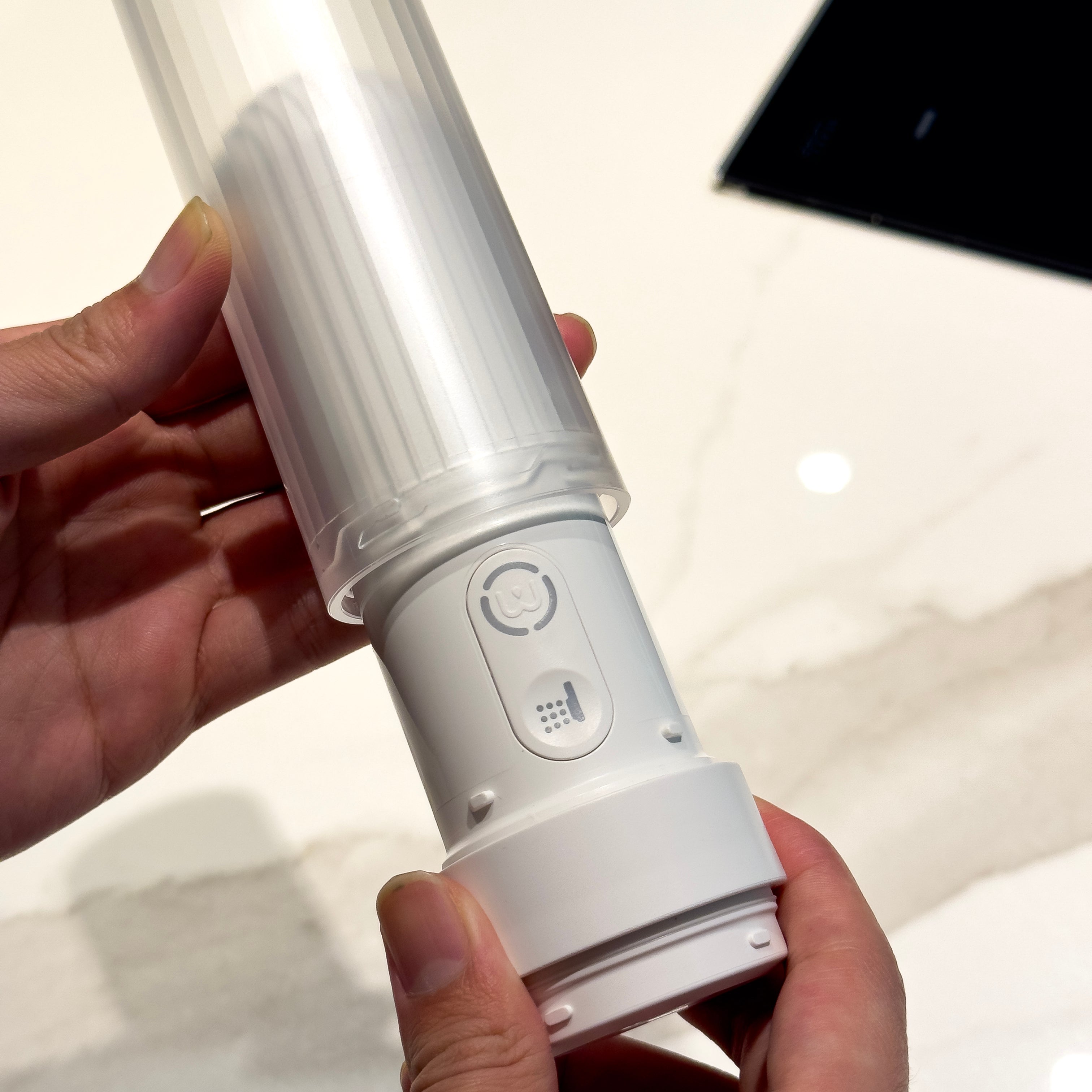 Portable electric bidet